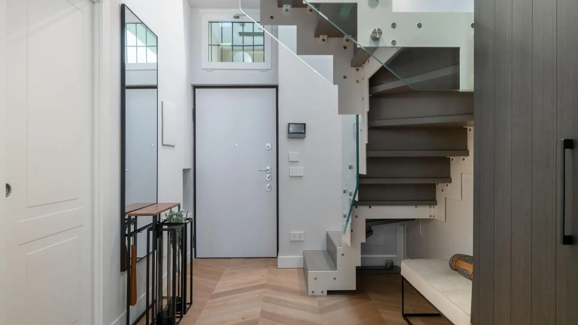 Design Suite Su 2 Piani Via Della Spiga Milano 0*,  Italien