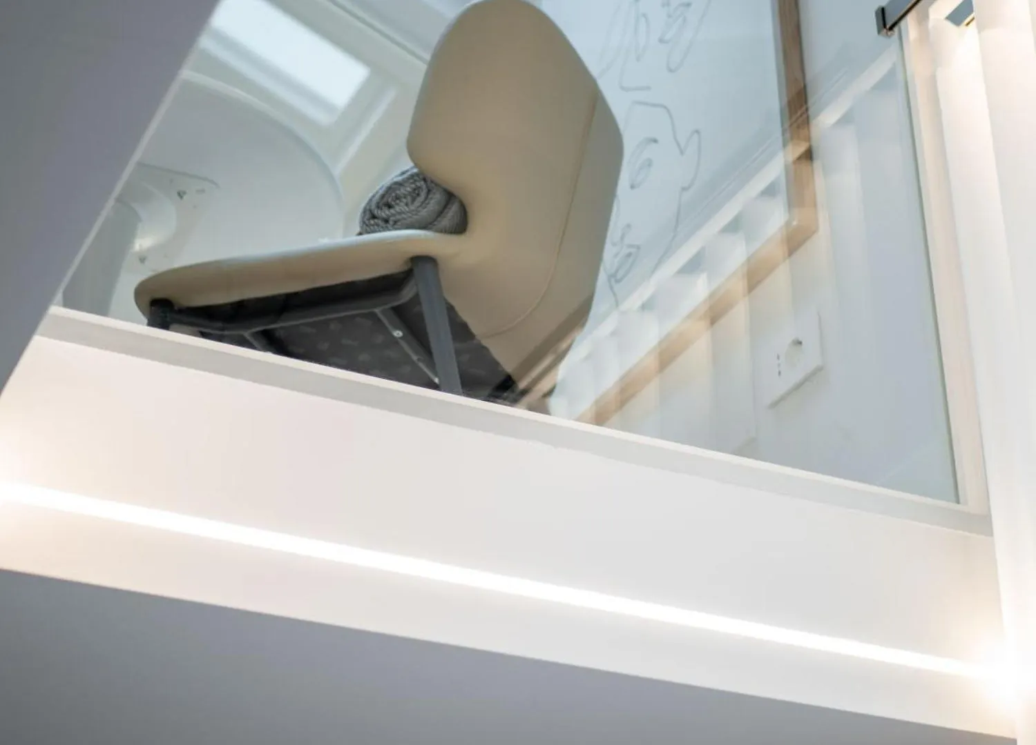 Design Suite Su 2 Piani Via Della Spiga Milano Italien